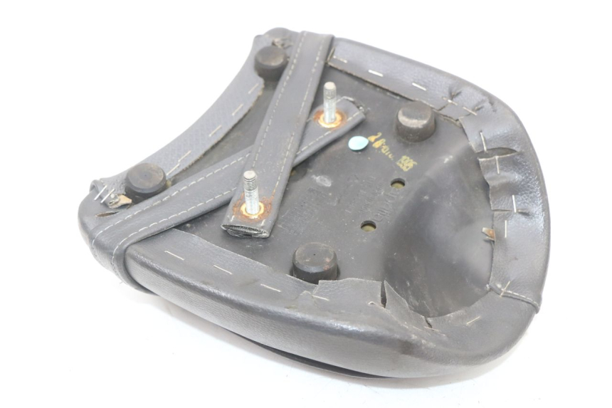 photo de ASIENTO TRASERO APRILIA CLASSIC 125 (1995 - 2001) - Estado de la superficie y material