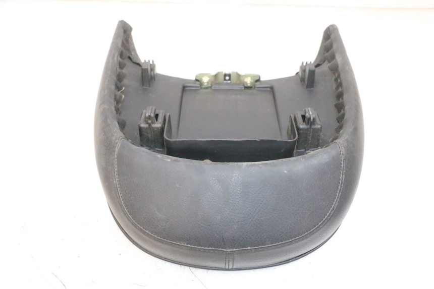 photo de ASIENTO TRASERO PEUGEOT DJANGO 4T 50 (2014 - 2019) - Primer plano técnico