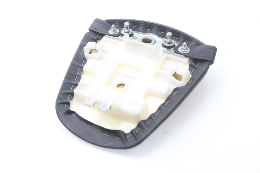 photo de ASIENTO TRASERO SUZUKI GSX-R GSXR 750 (2011 - 2016) - Primer plano técnico