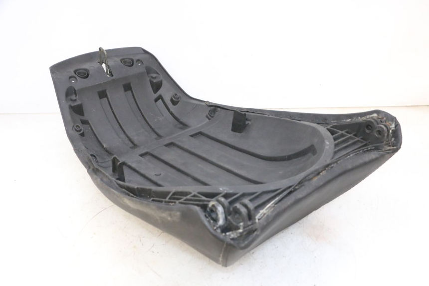 photo de ASIENTO TRASERO JM MOTORS GTS 125 (2015 - 2019) - Primer plano técnico