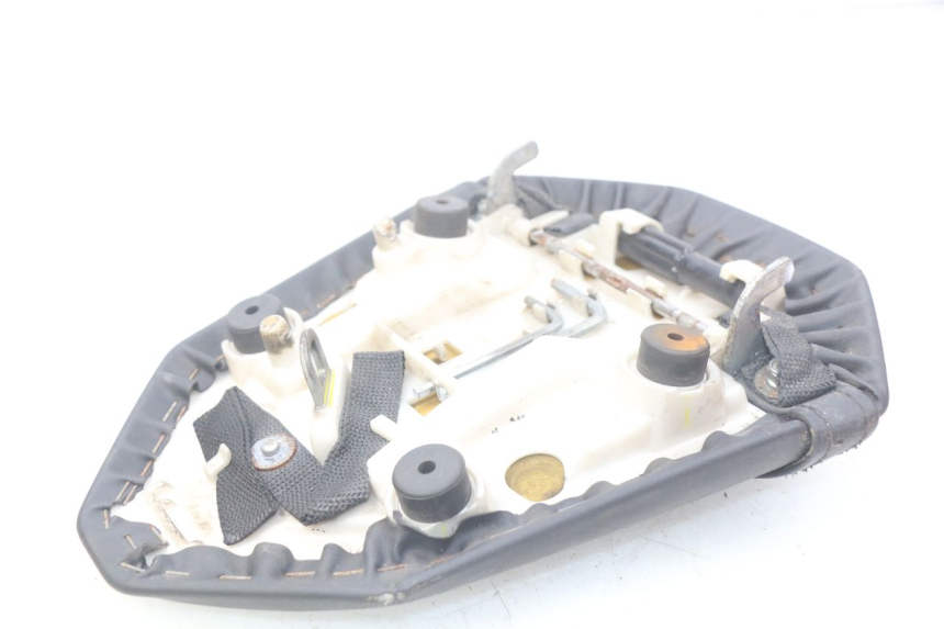 photo de ASIENTO TRASERO YAMAHA MT-07 MT07 ABS 700 (2014 - 2017) - Zoom estado de uso