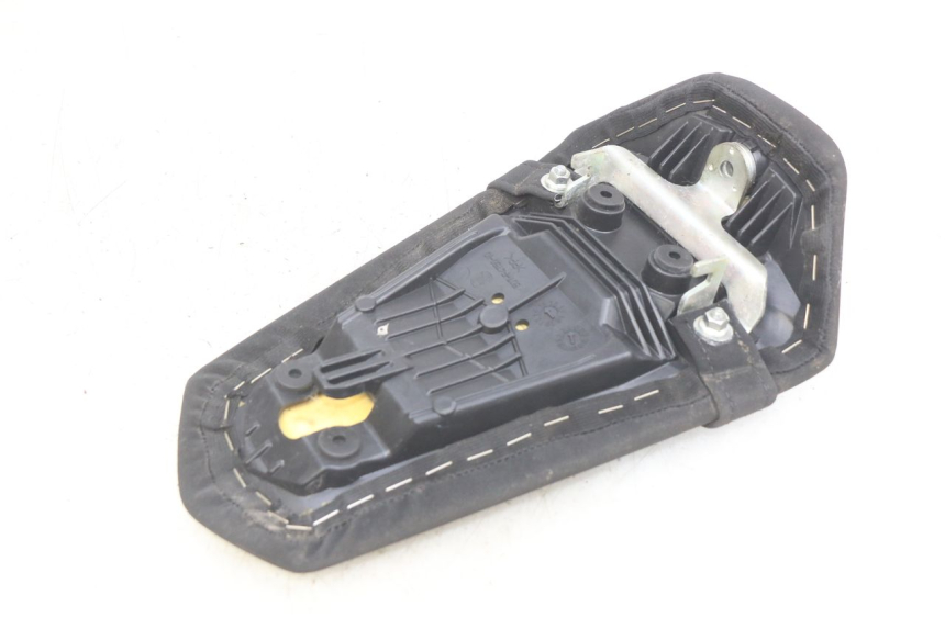 photo de ASIENTO TRASERO YAMAHA MT ABS 125 (2014 - 2018) - Detalle de la pieza