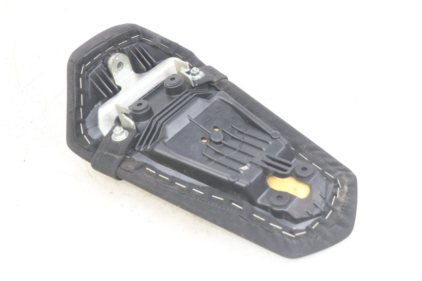 photo de ASIENTO TRASERO YAMAHA MT ABS 125 (2014 - 2018) - Zoom estado de uso