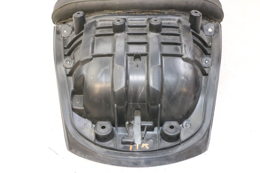 photo de ASIENTO TRASERO PEUGEOT SATELIS 125 (2013 - 2018) - Primer plano de alta resolución