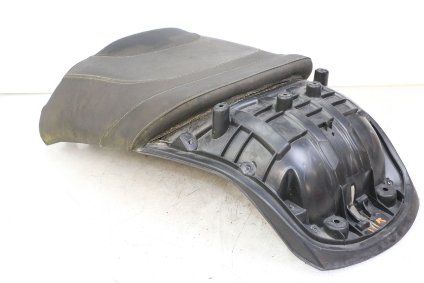 photo de ASIENTO TRASERO PEUGEOT SATELIS 125 (2013 - 2018) - Inspección visual detallada