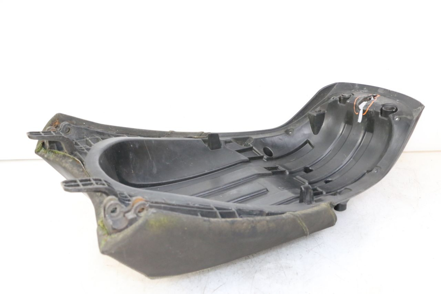 photo de ASIENTO TRASERO PEUGEOT SATELIS 125 (2013 - 2018) - Zoom estado de uso