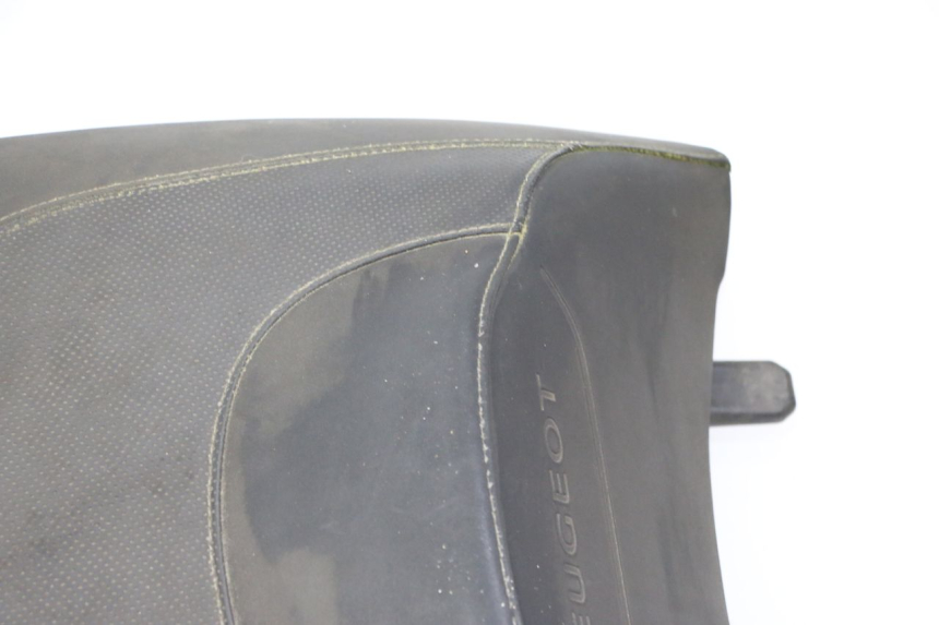 photo de ASIENTO TRASERO PEUGEOT SATELIS 125 (2013 - 2018) - Detalle de la pieza