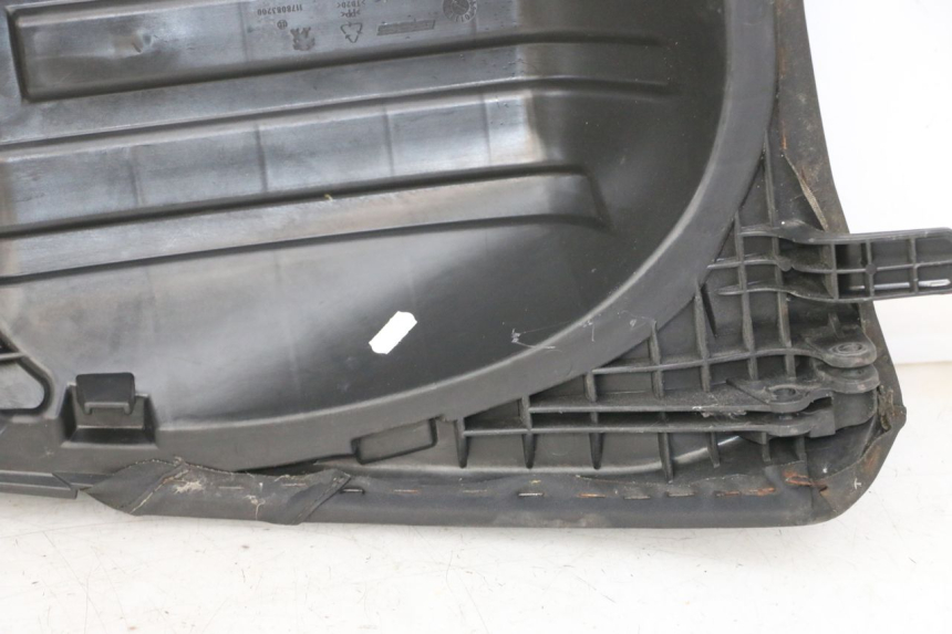 photo de ASIENTO TRASERO PEUGEOT SATELIS 125 (2013 - 2018) - Primer plano técnico