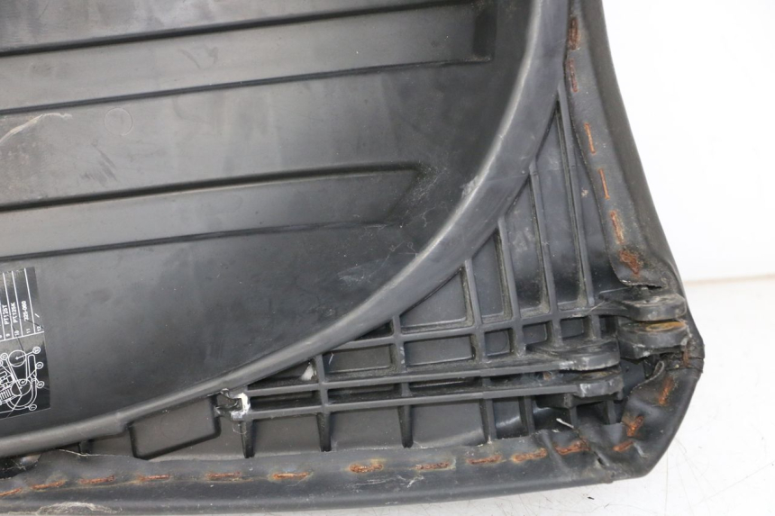 photo de ASIENTO TRASERO PEUGEOT SATELIS COMPRESSOR K15 125 (2006 - 2009) - Primer plano técnico