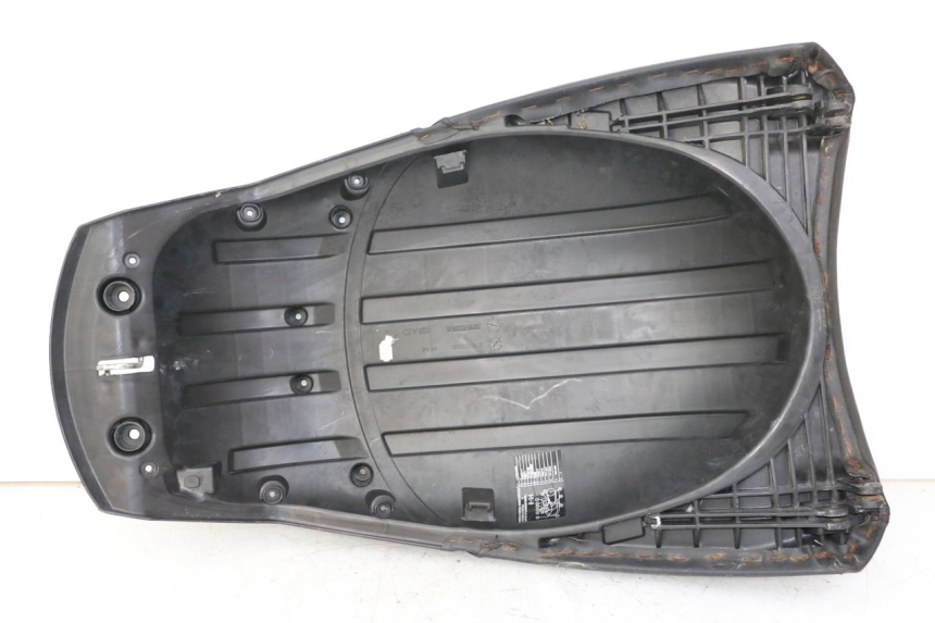 photo de ASIENTO TRASERO PEUGEOT SATELIS COMPRESSOR K15 125 (2006 - 2009) - Estado de la superficie y material