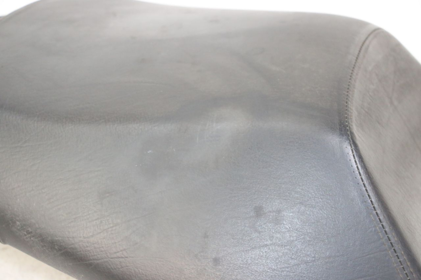 photo de ASIENTO TRASERO PEUGEOT SATELIS COMPRESSOR K15 125 (2006 - 2009) - Recambio usado revisado