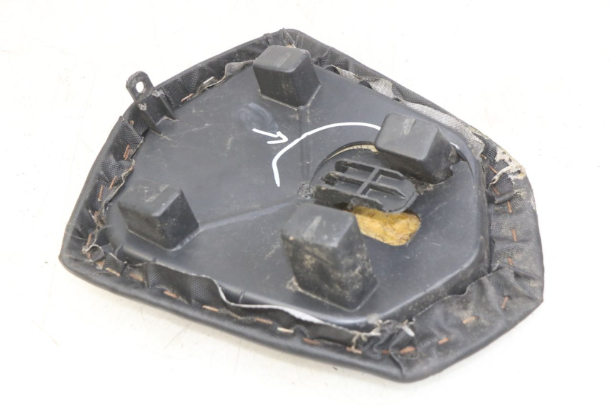 photo de ASIENTO TRASERO YAMASAKI RAPTOR 50 (2013 - 2018) - Detalles de los puntos de fijación