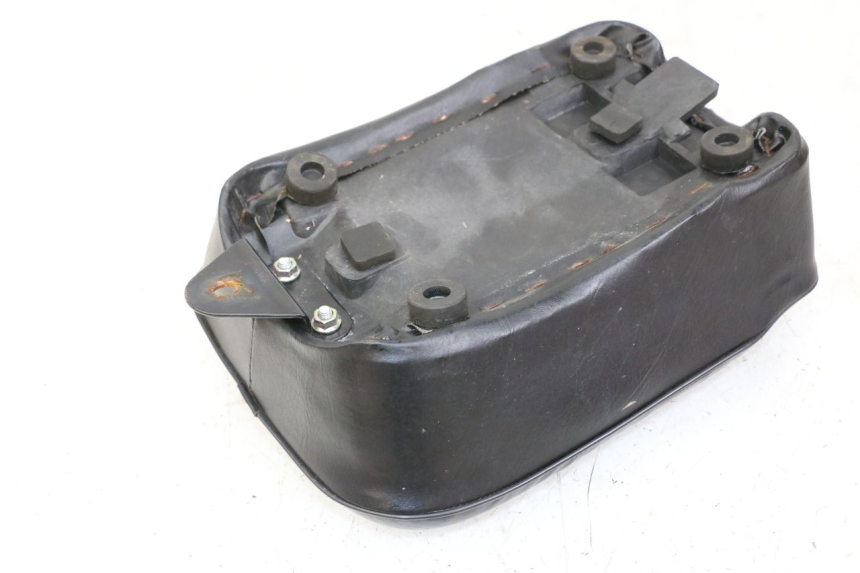 photo de ASIENTO TRASERO REGAL RAPTOR RAXTER 2 125 (2007 - 2015) - Otra perspectiva