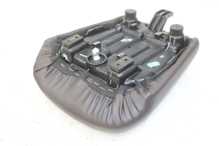 photo de ASIENTO TRASERO ROYAL ENFIELD HYMALAYAN 410 (2016 - 2023) - Detalle de la pieza