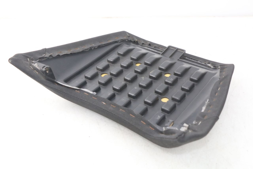 photo de ASIENTO TRASERO DAELIM S2 FI 125 (2008 - 2017) - Primer plano técnico