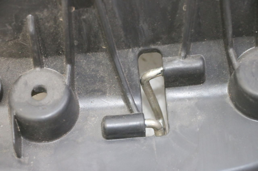 photo de ASIENTO TRASERO PEUGEOT SATELIS COMPRESSOR K15 125 (2006 - 2009) - Características distintivas