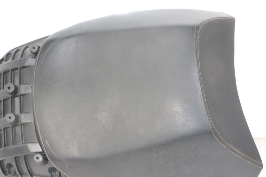 photo de ASIENTO TRASERO PEUGEOT SATELIS COMPRESSOR K15 125 (2006 - 2009) - Inspección visual detallada