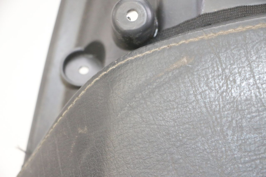 photo de ASIENTO TRASERO PEUGEOT SATELIS COMPRESSOR K15 125 (2006 - 2009) - Zoom estado de uso