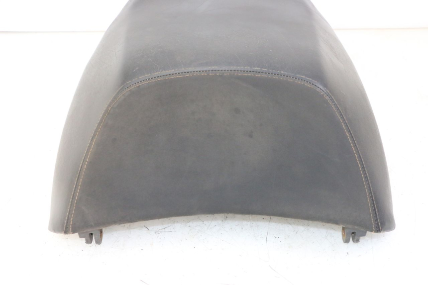 photo de ASIENTO TRASERO PEUGEOT SATELIS COMPRESSOR K15 125 (2006 - 2009) - Otra perspectiva