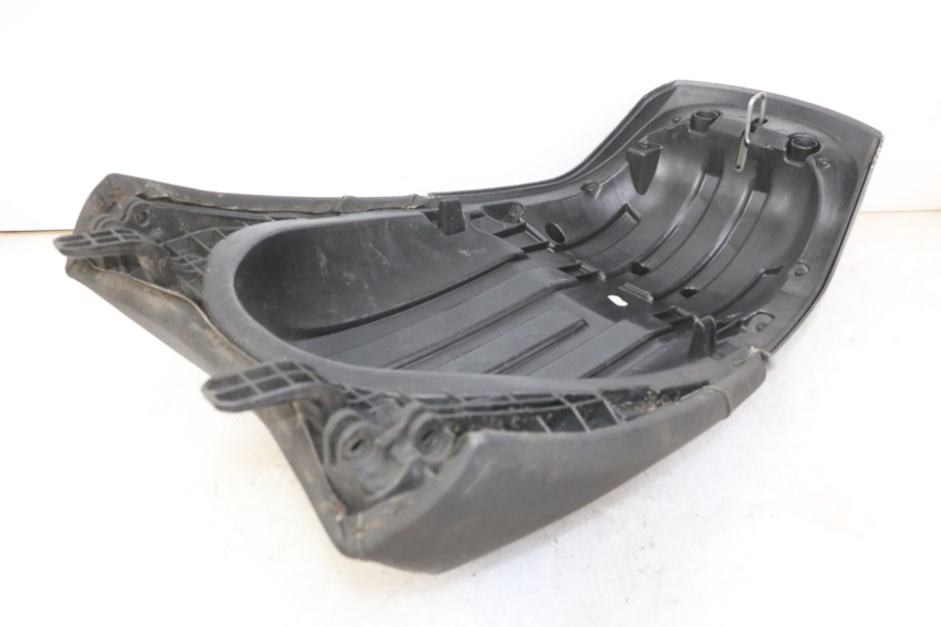 photo de ASIENTO TRASERO PEUGEOT SATELIS 125 (2013 - 2018) - Detalle de la pieza