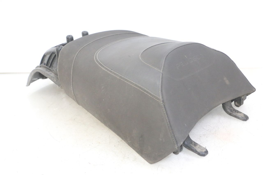 photo de ASIENTO TRASERO PEUGEOT SATELIS 125 (2013 - 2018) - Características distintivas
