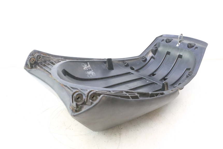 photo de ASIENTO TRASERO PEUGEOT SATELIS 125 (2006 - 2009) - Detalle de la pieza