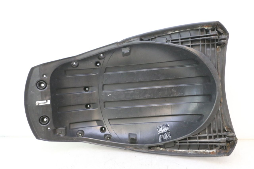 photo de ASIENTO TRASERO PEUGEOT SATELIS 125 (2006 - 2009) - Primer plano técnico