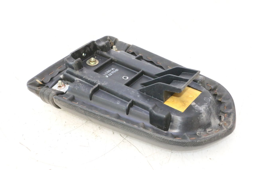 photo de ASIENTO TRASERO DAELIM VJ ROADWIN 125 (2004 - 2007) - Detalles de los puntos de fijación