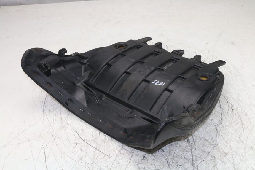 photo de ASIENTO TRASERO YAMAHA YP MAJESTY ABS 400 (2007 - 2009) - Estado de la superficie y material