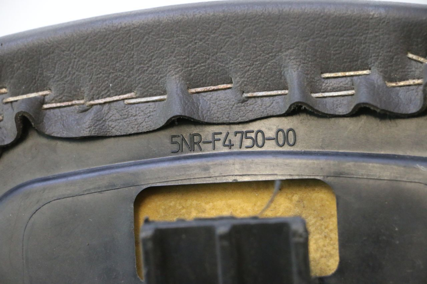 photo de ASIENTO TRASERO YAMAHA YP MAJESTY 125 (2002 - 2006) - Detalle de la pieza