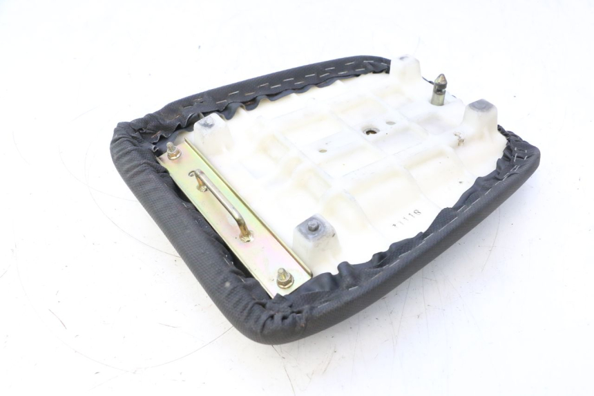 photo de ASIENTO TRASERO KAWASAKI ZX-6R ZX6R 600 (1995 - 1997) - Primer plano técnico