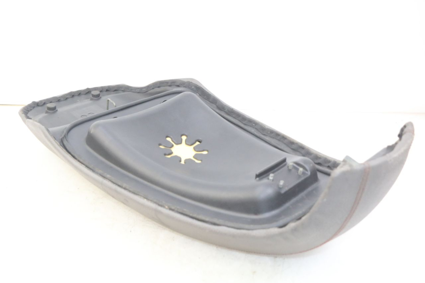 photo de ASIENTO ECCITY ARTELEC 670 1 (2013 - 2017) - Estado de la superficie y material