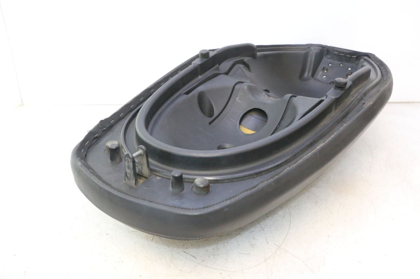 photo de ASIENTO APRILIA ATLANTIC S 125 (2010 - 2013) - Enfoque en la estructura
