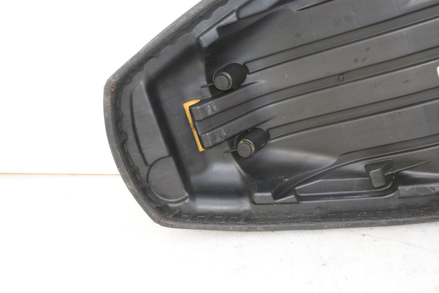 photo de ASIENTO DELANTERO QUADRO 4 4D 350 (2015 - 2018) - Primer plano técnico