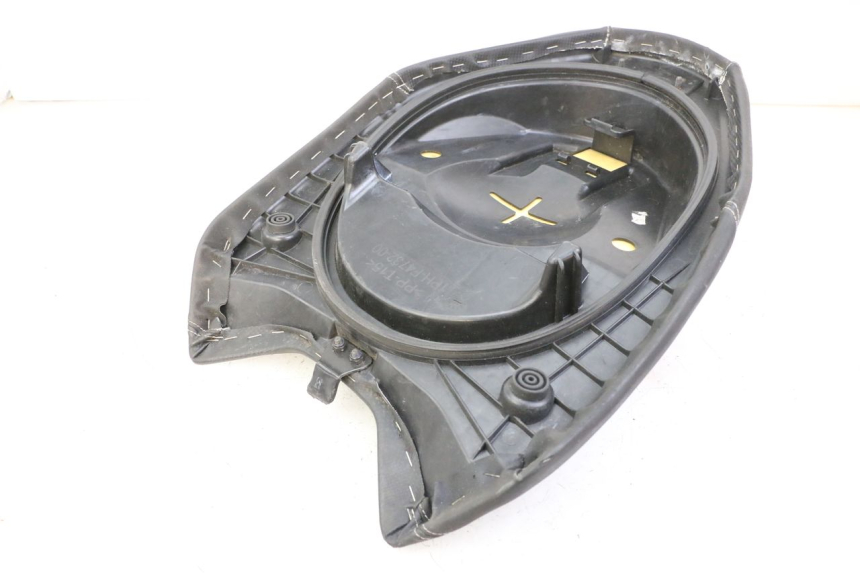 photo de ASIENTO DELANTERO YAMAHA AEROX NAKED 2T 50 (2013 - 2017) - Primer plano técnico