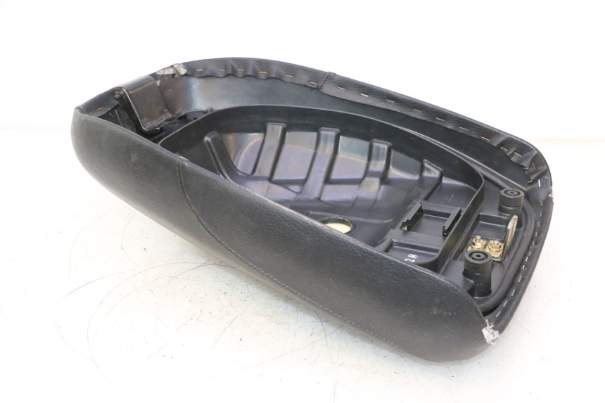 photo de ASIENTO DELANTERO KYMCO AGILITY PREMIUM 50 (2007 - 2010) - Características distintivas