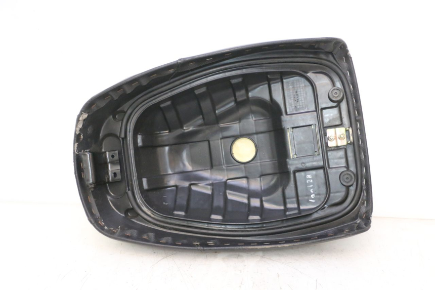 photo de ASIENTO DELANTERO KYMCO AGILITY PREMIUM 50 (2007 - 2010) - Estado de la superficie y material