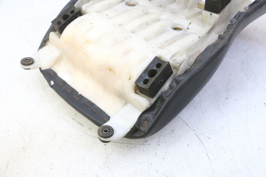 photo de ASIENTO DELANTERO HONDA CBF 125 (2009 - 2015) - Otra perspectiva