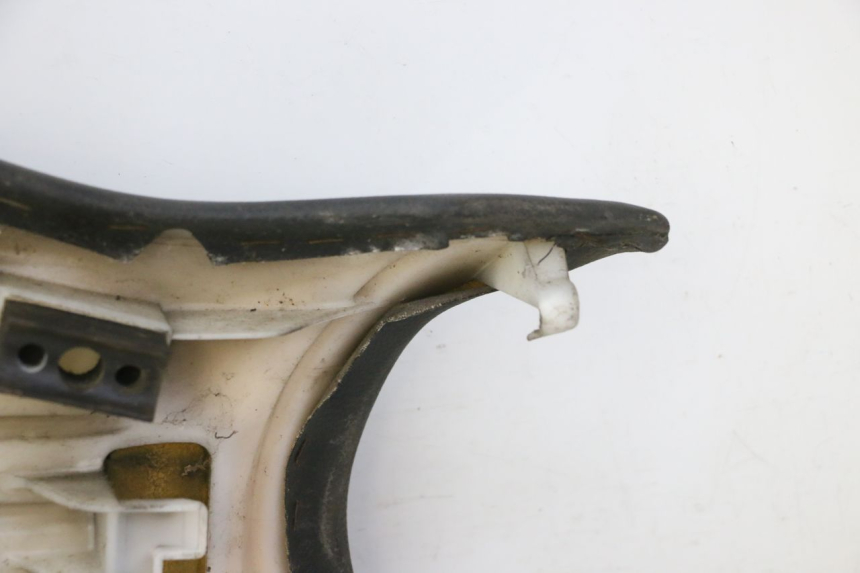 photo de ASIENTO DELANTERO HONDA CBF 125 (2009 - 2015) - Primer plano técnico