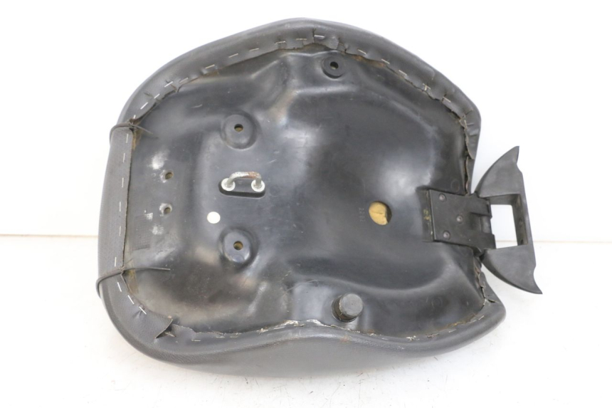 photo de ASIENTO DELANTERO APRILIA CLASSIC 125 (1995 - 2001) - Detalles de los puntos de fijación