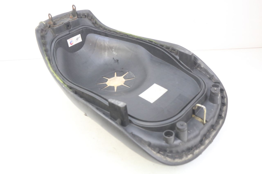 photo de ASIENTO DELANTERO PEUGEOT DJANGO 2T 50 (2014 - 2019) - Estado de la superficie y material