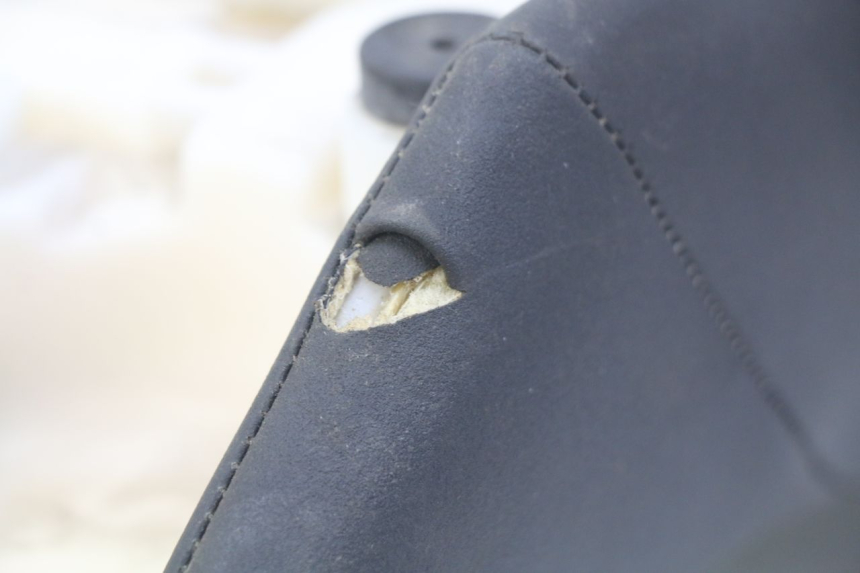 photo de ASIENTO DELANTERO YAMAHA FJR ABS 1300 (2006 - 2012) - Primer plano técnico