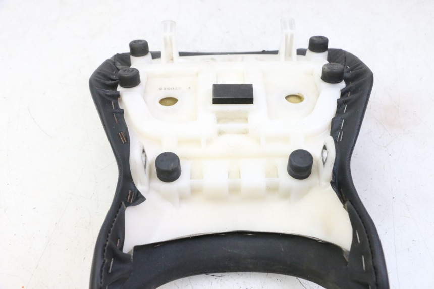 photo de ASIENTO DELANTERO SUZUKI GSR 750 (2011 - 2017) - Zoom estado de uso