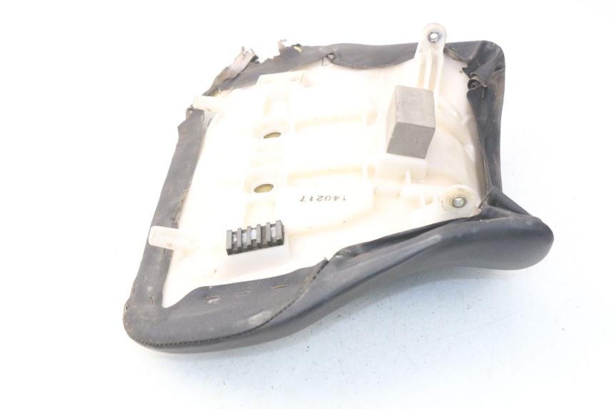 photo de ASIENTO DELANTERO SUZUKI GSX-R GSXR 600 (2001 - 2003) - Primer plano técnico