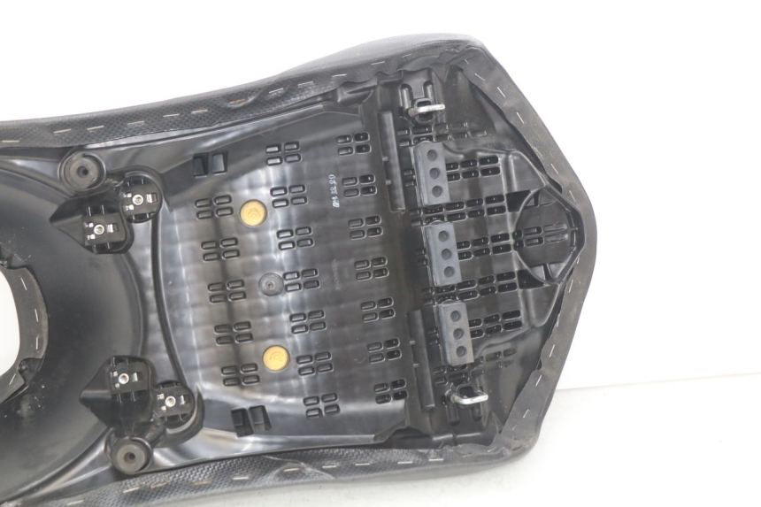 photo de ASIENTO DELANTERO HONDA INTEGRA NC D 750 (2016 - 2018) - Primer plano técnico