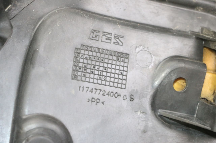 photo de ASIENTO DELANTERO PEUGEOT JET FORCE CARBU 50 (2003 - 2016) - Detalle de la pieza