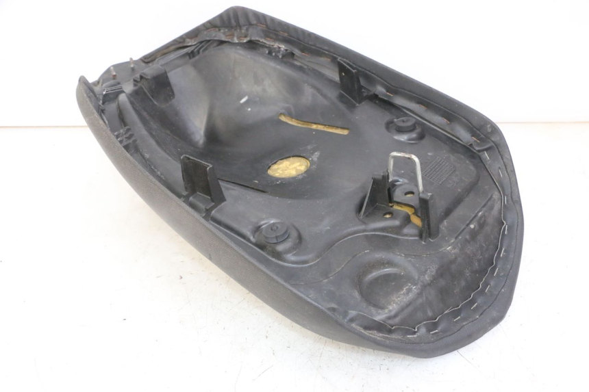 photo de ASIENTO DELANTERO PEUGEOT JET FORCE CARBU 50 (2003 - 2016) - Primer plano técnico