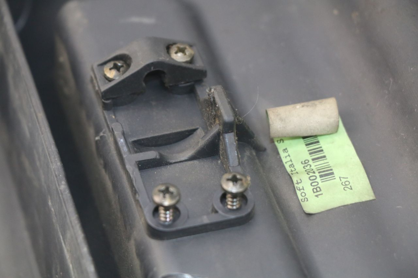 photo de ASIENTO DELANTERO PIAGGIO LIBERTY 4T 50 (2009 - 2015) - Primer plano técnico