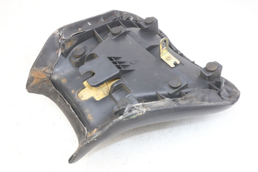 photo de ASIENTO DELANTERO YAMASAKI RAPTOR 50 (2013 - 2018) - Detalles de los puntos de fijación