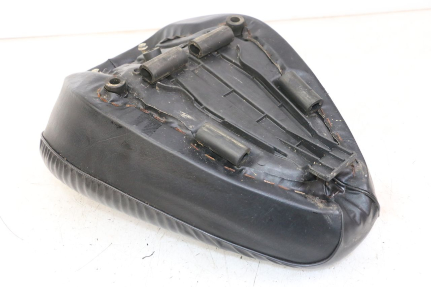 photo de ASIENTO DELANTERO REGAL RAPTOR RAXTER 2 125 (2007 - 2015) - Primer plano técnico